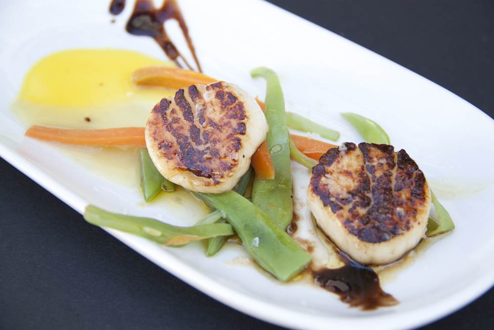 Grilled scallop with 2 texture-vegetables